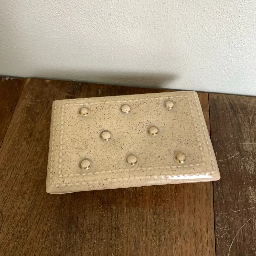 VINTAGE cream gold ottoman style trinket jewelry box ceramic Signed by Nelson‎